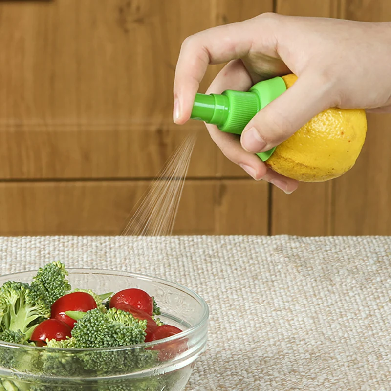 Manual Lemon Juice Squeeze Juicer Lemon Spray Mist Orange Fruit Squeezer Sprayer for Salad Fresh Flavor Kitchen Cooking Tools
Manual Lemon Juice Squeeze Juicer Lemon Spray Mist Orange Fruit Squeezer Sprayer for Salad Fresh Flavor Kitchen Cooking Tools
