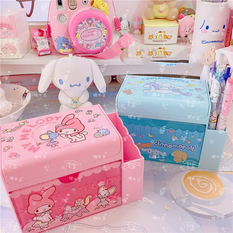 Kawaii девчачья Конфета Cinnamoroll My Melody Kuromi настольная откидная коробка для хранения с несколькими сетками шкатулка для ювелирных изделий канцел...
Kawaii девчачья Конфета Cinnamoroll My Melody Kuromi настольная откидная коробка для хранения с несколькими сетками шкатулка для ювелирных изделий канцел...