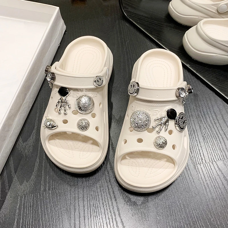 Шлепанцы женские в стиле панк, милые сандалии на платформе, пляжные шлепанцы, талисманы, повседневная обувь на плоской подошве, для сада, лет...
Шлепанцы женские в стиле панк, милые сандалии на платформе, пляжные шлепанцы, талисманы, повседневная обувь на плоской подошве, для сада, лет...