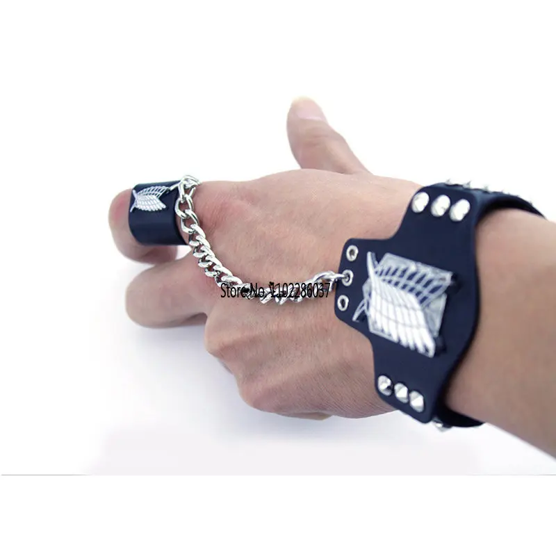 Anime Attack on Titan Cosplay Bracelet Leather Shingeki Men No Kyojin Props Legion Cosplay Accessories Scouting Women Pendant
Anime Attack on Titan Cosplay Bracelet Leather Shingeki Men No Kyojin Props Legion Cosplay Accessories Scouting Women Pendant
