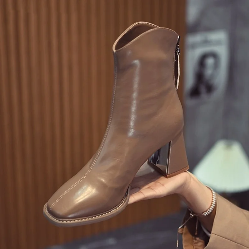 Women Patent Cow Leather Ankle Boots Thick High Heel Square Toe Boots Zipper Ladies Boots Autumn Winter Apricot Black 2022 New
Women Patent Cow Leather Ankle Boots Thick High Heel Square Toe Boots Zipper Ladies Boots Autumn Winter Apricot Black 2022 New