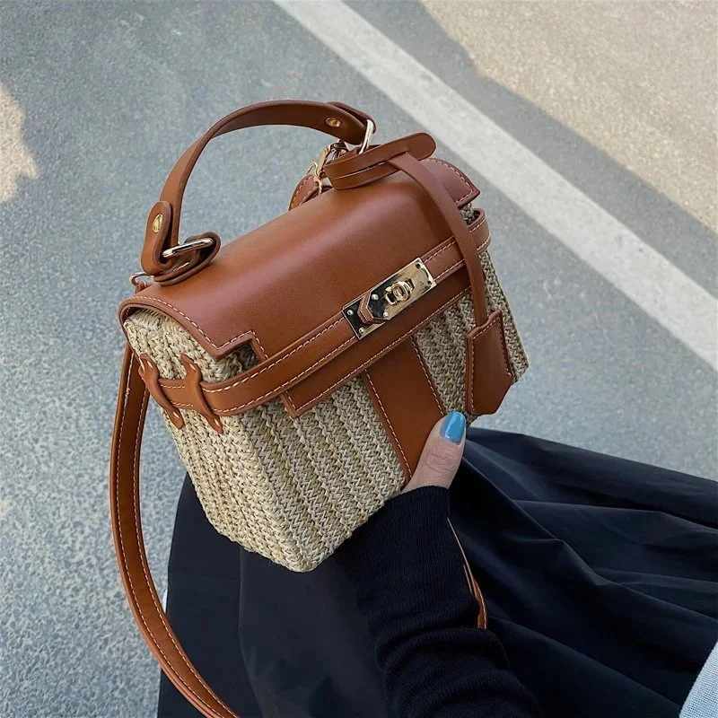 Fashion Box Straw Women Handbags Designer Wicker Woven Shoulder Crossbody Bags Chic Lock Pu Summer Beach Rattan Small Flap 2021
Fashion Box Straw Women Handbags Designer Wicker Woven Shoulder Crossbody Bags Chic Lock Pu Summer Beach Rattan Small Flap 2021