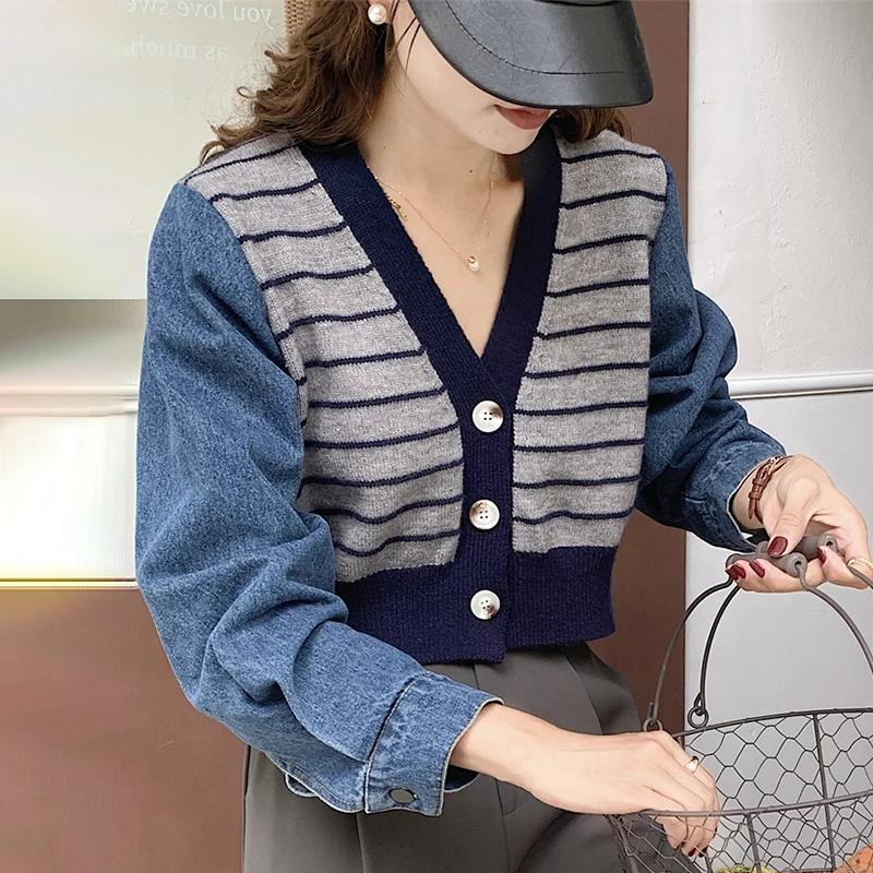 Clothland Women Chic Striped Denim Patchwork Cardigan Knitwear Long Sleeve V Neck Jacket Sweater Short Style Coat CA804
Clothland Women Chic Striped Denim Patchwork Cardigan Knitwear Long Sleeve V Neck Jacket Sweater Short Style Coat CA804