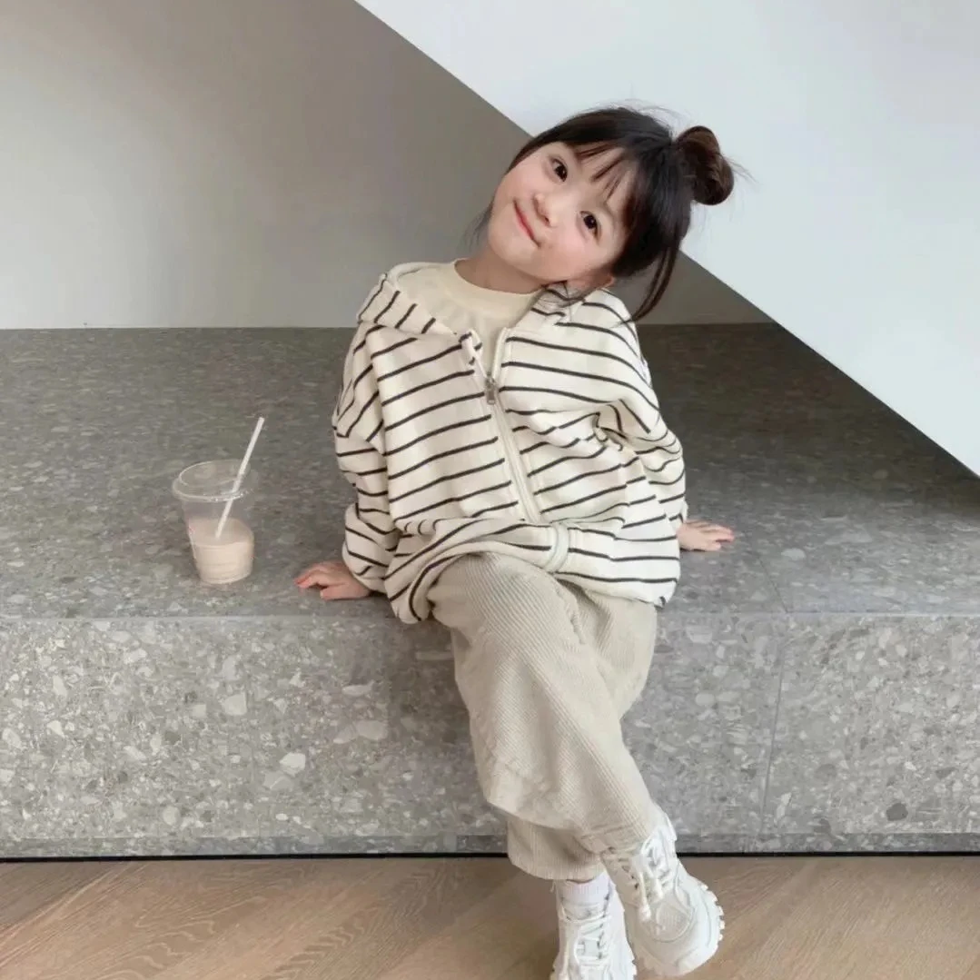T2023 New Autumn Kids Jacket Striped Long Sleeve Hooded Girls Coats Casual Boys Girls Outerwear Costume for 2-6Years
T2023 New Autumn Kids Jacket Striped Long Sleeve Hooded Girls Coats Casual Boys Girls Outerwear Costume for 2-6Years