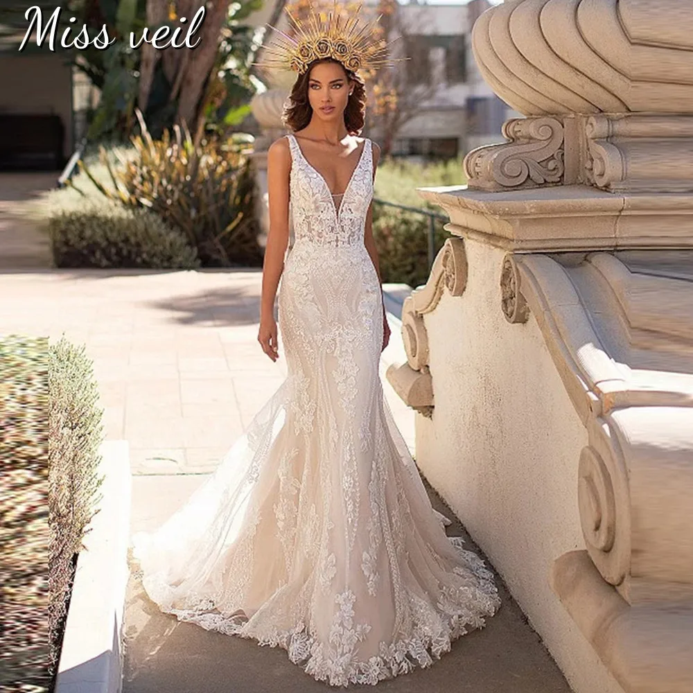 Miss Veil Luxury V-Neck Wedding Dress Tulle Lace Appliques Boho Mermaid Bridal Gown Backless Button Sweep Train Vestido De Novia
Miss Veil Luxury V-Neck Wedding Dress Tulle Lace Appliques Boho Mermaid Bridal Gown Backless Button Sweep Train Vestido De Novia