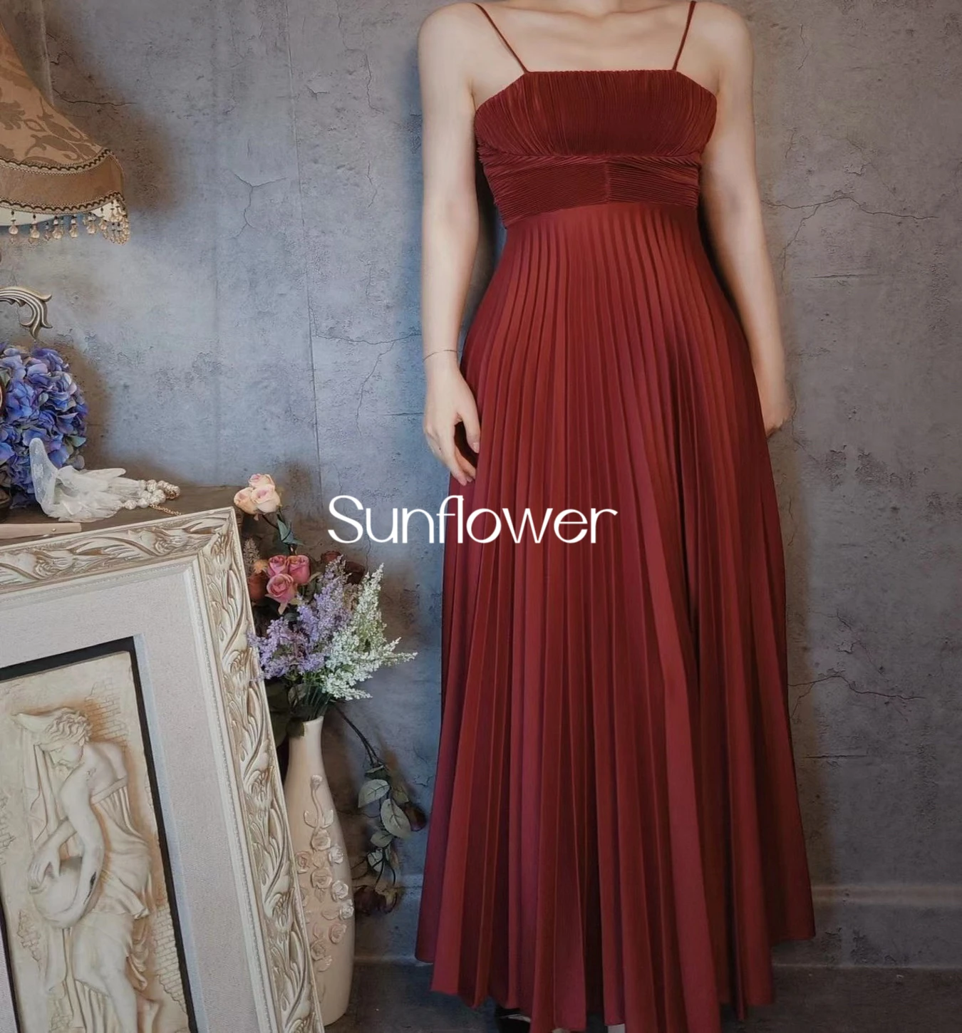 Sunflower Empire Spaghetti Line Collar Ankle-Length Straps Ruffle Satin Zipper Up Sleeveless vestidos de fiesta elegantes Red
Sunflower Empire Spaghetti Line Collar Ankle-Length Straps Ruffle Satin Zipper Up Sleeveless vestidos de fiesta elegantes Red