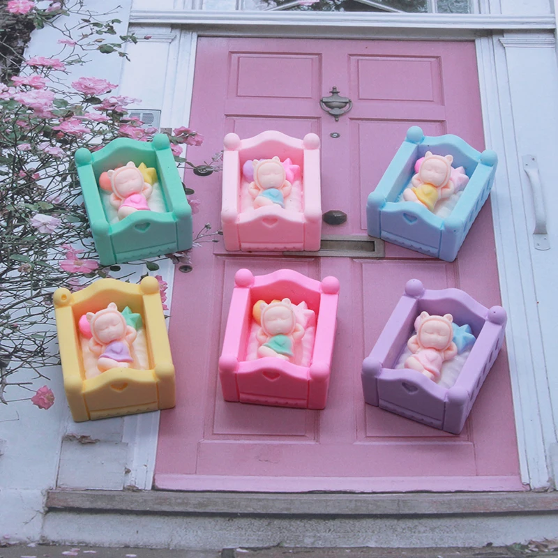 12Pcs Mini Resin Baby Bed Cradle Crib For Mobile Phone Case Glue Dropping DIY Key Buckle Girl Hair Accessories Doll House Deco
12Pcs Mini Resin Baby Bed Cradle Crib For Mobile Phone Case Glue Dropping DIY Key Buckle Girl Hair Accessories Doll House Deco