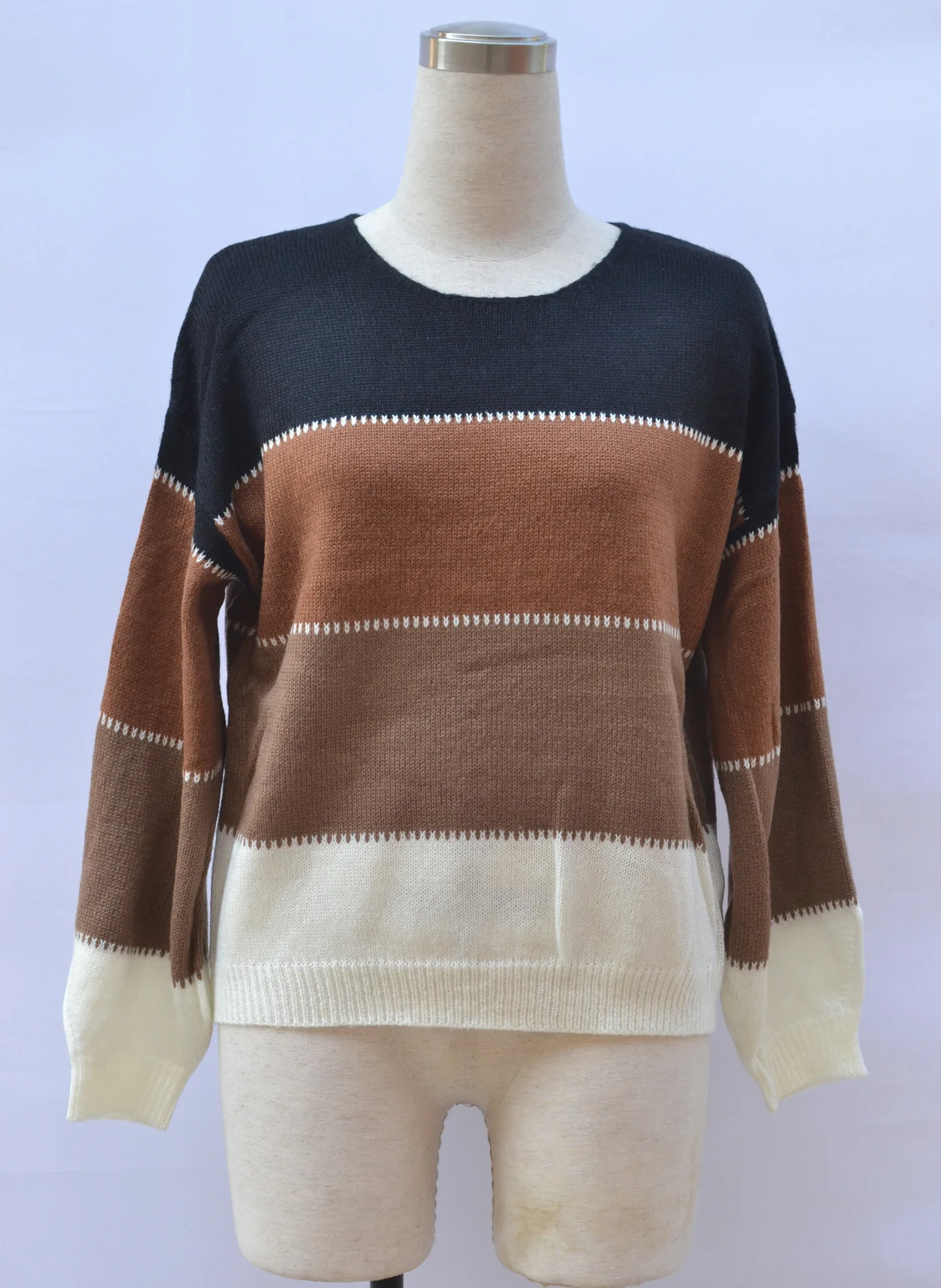 2022 Pregnant Women's New Sweater Color Contrast New Round Neck Medium Length Loose White
2022 Pregnant Women's New Sweater Color Contrast New Round Neck Medium Length Loose White