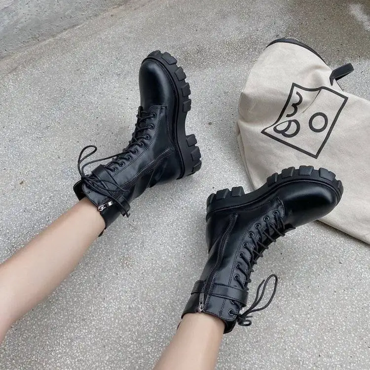 2022 Women Motorcycle Boots Wedges Flat Shoes Woman High Heel Platform PU Leather Boots Lace Up Women Shoes Black Boots Girls
2022 Women Motorcycle Boots Wedges Flat Shoes Woman High Heel Platform PU Leather Boots Lace Up Women Shoes Black Boots Girls