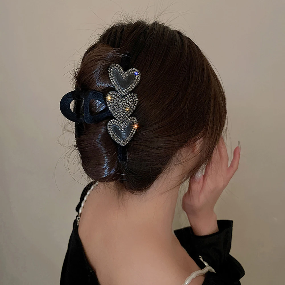 Luxury Rhinestone Multiple Heart Velvet Hair Claws For Women 2022 Vintage Love Large Crab Hair Clips Barrette Hair Accessories
Luxury Rhinestone Multiple Heart Velvet Hair Claws For Women 2022 Vintage Love Large Crab Hair Clips Barrette Hair Accessories
