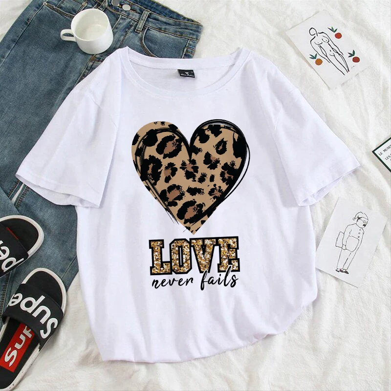 Women T-Shirt Ropa Mujer Base Shirt T-Shirt Sweety Love Heart Print Feminine Cute White Short Sleeve Fashion Trend Oversized Top
Women T-Shirt Ropa Mujer Base Shirt T-Shirt Sweety Love Heart Print Feminine Cute White Short Sleeve Fashion Trend Oversized Top