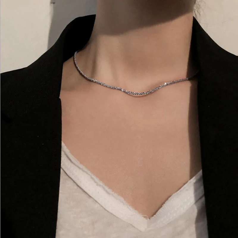 Collar de cadena de clavícula brillante para mujer, Gargantilla Popular de Plata de Ley 925, joyería fina, regalo de cumpleaños
Collar de cadena de clavícula brillante para mujer, Gargantilla Popular de Plata de Ley 925, joyería fina, regalo de cumpleaños