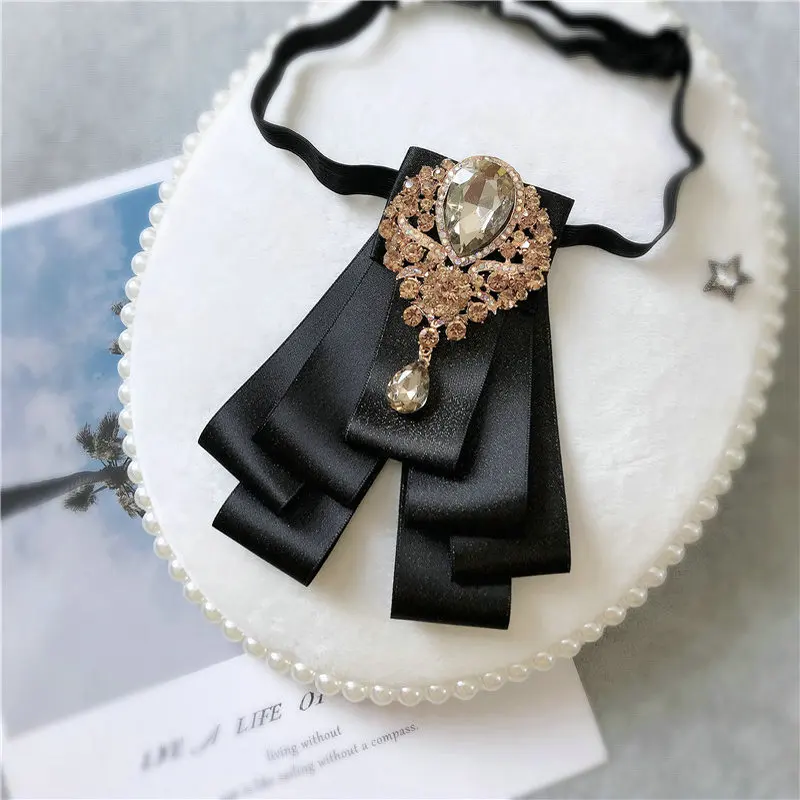 2023 Men Ribbon Elastic Band Strap Bow Tie Necklace Women Wedding Suit Party Shirt Bling Crystal Necktie Chic Rhinestone Bowtie
2023 Men Ribbon Elastic Band Strap Bow Tie Necklace Women Wedding Suit Party Shirt Bling Crystal Necktie Chic Rhinestone Bowtie
