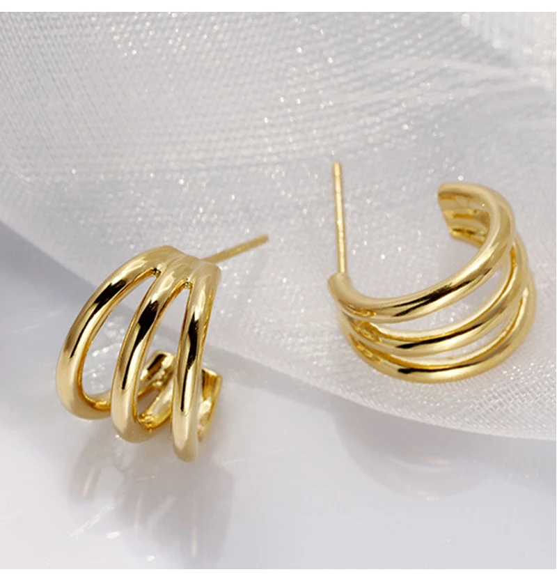 S925 Earrings Are Plated With K Gold, High-grade Feeling Cold Wind, Niche Ins Earrings, Women's High-quality Sterling Silver Pop
S925 Earrings Are Plated With K Gold, High-grade Feeling Cold Wind, Niche Ins Earrings, Women's High-quality Sterling Silver Pop