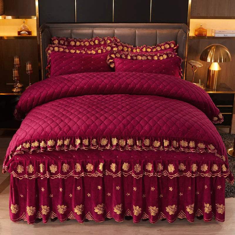 Luxury European Wedding Ruffle Bed Skirt Bedding Set Gold Quilted Embroidery Velvet Flannel Duvet Quilt Cover Bedspread
Luxury European Wedding Ruffle Bed Skirt Bedding Set Gold Quilted Embroidery Velvet Flannel Duvet Quilt Cover Bedspread