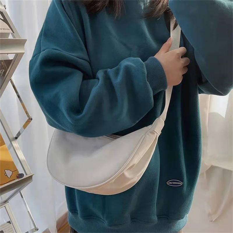 2022 Solid Color Chest Bag For Women Large Capacity Travel Crossbody Female Half Moon Belt Bag Ladies Daily Street Fanny Packs
2022 Solid Color Chest Bag For Women Large Capacity Travel Crossbody Female Half Moon Belt Bag Ladies Daily Street Fanny Packs