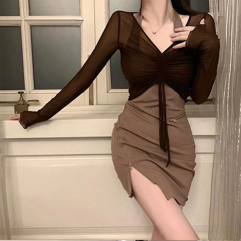 New 2022 spring and summer new sexy design sense hanging neck Jumpsuit short skirt mesh long sleeve top women's two pieces
New 2022 spring and summer new sexy design sense hanging neck Jumpsuit short skirt mesh long sleeve top women's two pieces