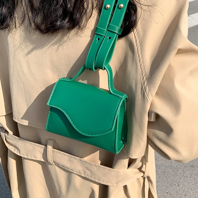 Mini Pu Lederen Crossbody Lipstick Tas Met Korte Handvat Voor Vrouwen 2022 Leuke Schouder Handtas En Portemonnees Merk Designer
Mini Pu Lederen Crossbody Lipstick Tas Met Korte Handvat Voor Vrouwen 2022 Leuke Schouder Handtas En Portemonnees Merk Designer