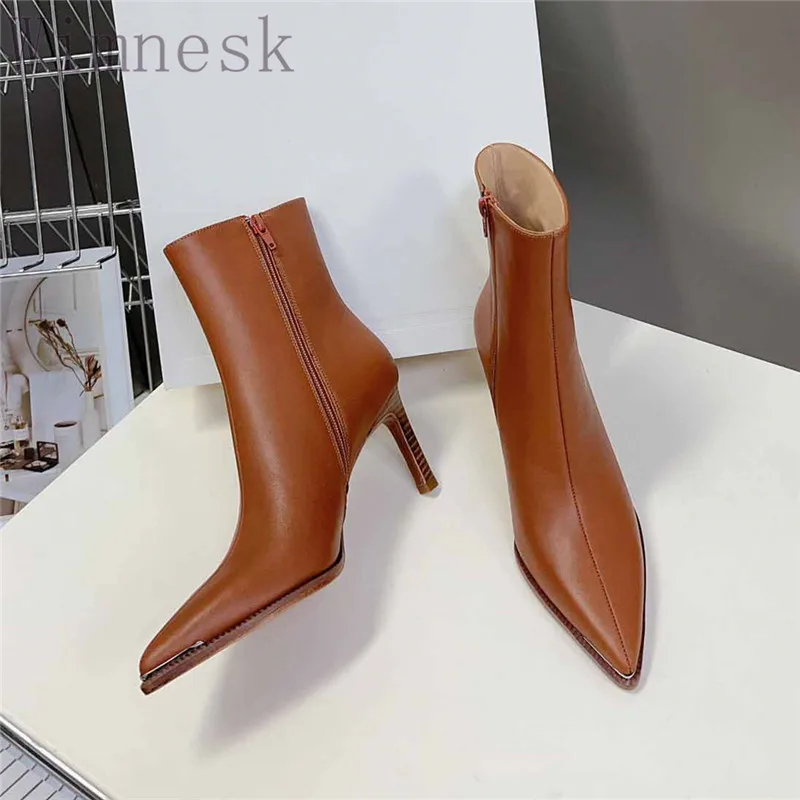 Autumn New Pointed Toe Fashion Genuine Leather Zipper High Heels Woman Boots Metal Decor Women Shoes Sexy Ankle Boots Women 2023
Autumn New Pointed Toe Fashion Genuine Leather Zipper High Heels Woman Boots Metal Decor Women Shoes Sexy Ankle Boots Women 2023