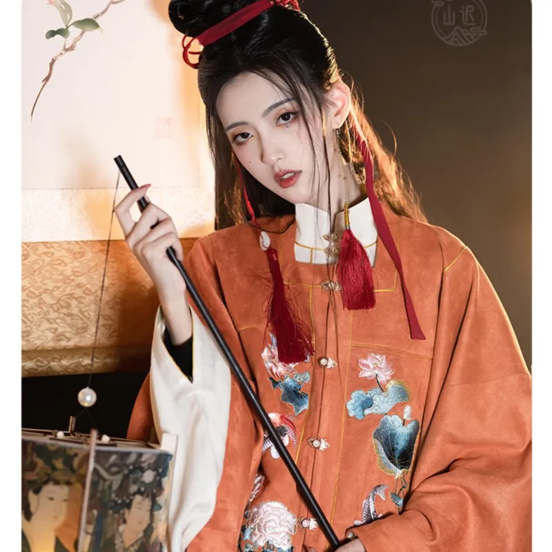 Женское платье Hanfu, оригинальная рубашка с квадратным вырезом, вышитая рубашка, новый год, весна, фестиваль, осень, зима, юбка с изображением лошади
Женское платье Hanfu, оригинальная рубашка с квадратным вырезом, вышитая рубашка, новый год, весна, фестиваль, осень, зима, юбка с изображением лошади