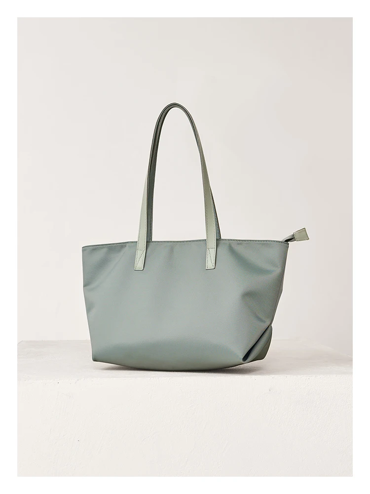 Leisure commuter women's bag nylon cloth shoulder bag 2022 new fashion large capacity tote bag women
Leisure commuter women's bag nylon cloth shoulder bag 2022 new fashion large capacity tote bag women