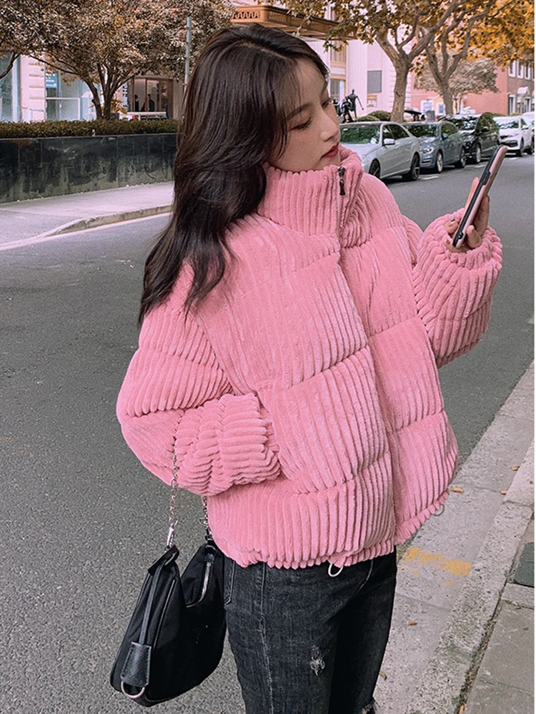 2023 модная осенне-зимняя парка, свободные вельветовые пальто, винтажная Повседневная куртка с воротником-стойкой и хлопковой подкладкой, женское пуховое пальто
2023 модная осенне-зимняя парка, свободные вельветовые пальто, винтажная Повседневная куртка с воротником-стойкой и хлопковой подкладкой, женское пуховое пальто