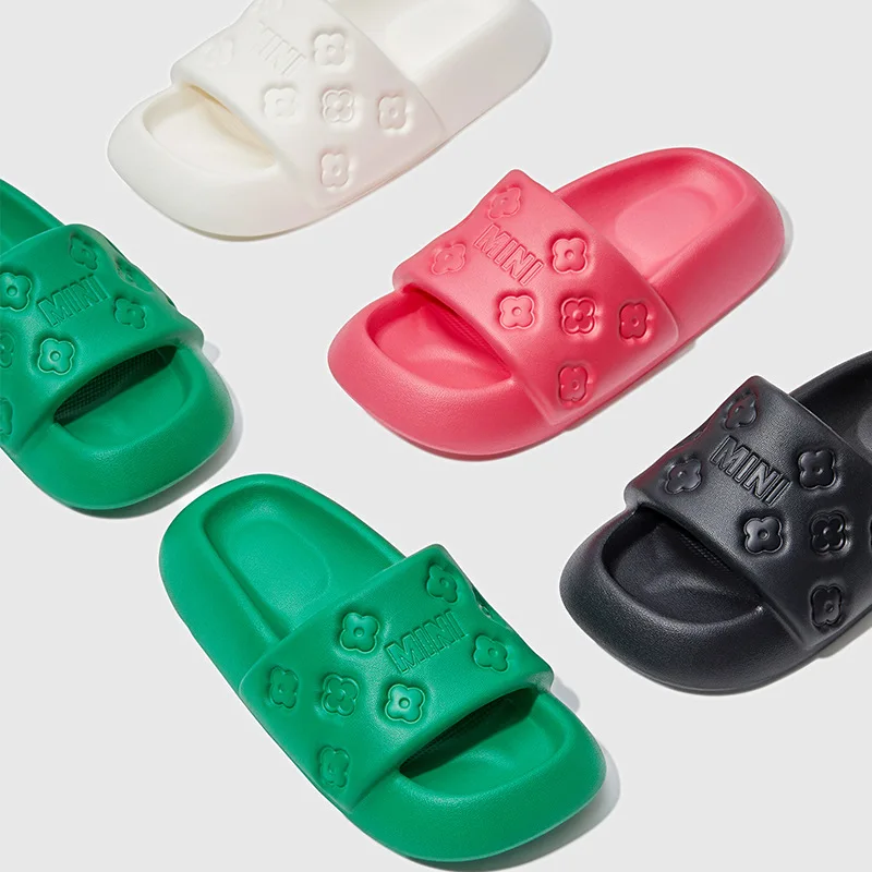 Women Summer Slippers 2023 Design Simple Soft Non-Slip Comfort Flat Sandals Indoor Bathroom Couples EVA Slides Chaussure Femme
Women Summer Slippers 2023 Design Simple Soft Non-Slip Comfort Flat Sandals Indoor Bathroom Couples EVA Slides Chaussure Femme
