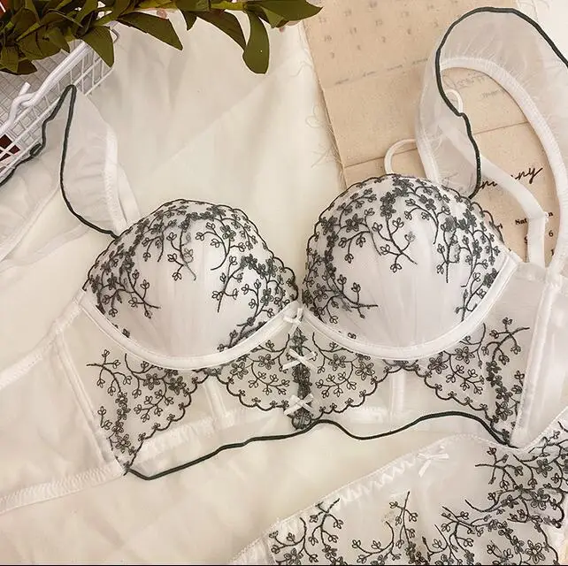 Sexy gathers bra and panty set and collects secondary breasts no steel ring girl bra set show chest small bra underwear panties
Sexy gathers bra and panty set and collects secondary breasts no steel ring girl bra set show chest small bra underwear panties