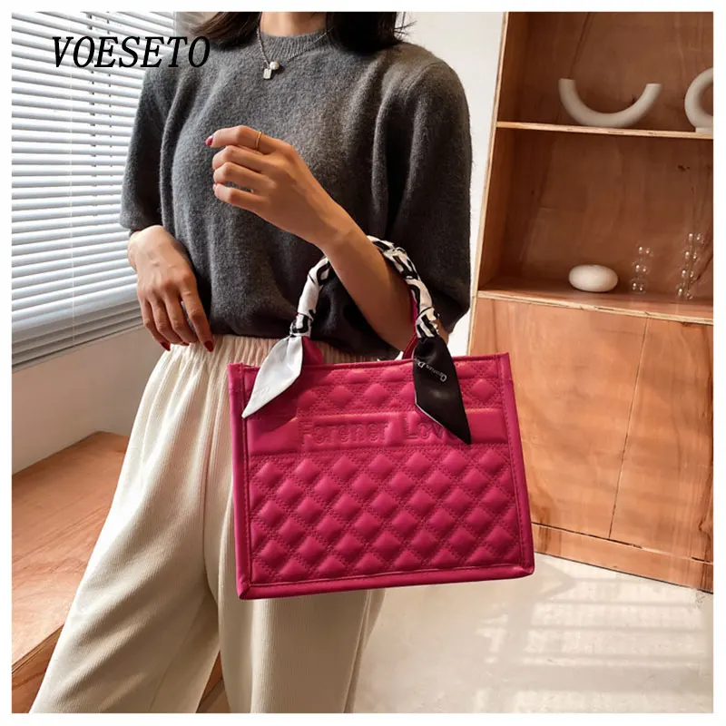 Large Capacity Spring and Summer Diamond Bags Women's Leather Bag 2022 New Trendy Luxury Fashion Handbag All-match Ins Tote Bags
Large Capacity Spring and Summer Diamond Bags Women's Leather Bag 2022 New Trendy Luxury Fashion Handbag All-match Ins Tote Bags