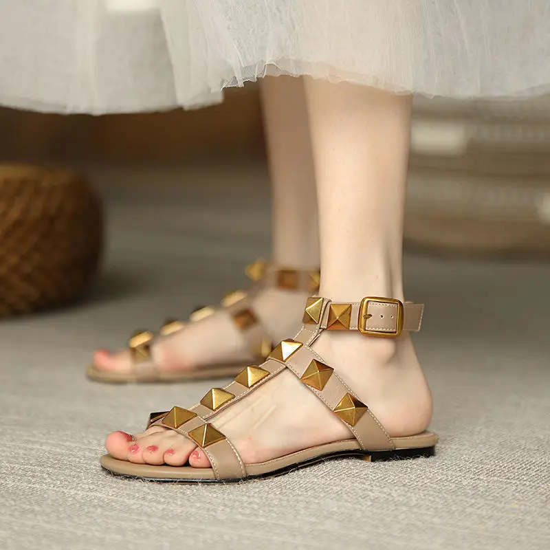 Roman Style Fashion Comfort Women Sandals Shoes Flat Rivets Sandals Female SummerBeach Shoes Womens Shoes Elegant Women Shoes
Roman Style Fashion Comfort Women Sandals Shoes Flat Rivets Sandals Female SummerBeach Shoes Womens Shoes Elegant Women Shoes