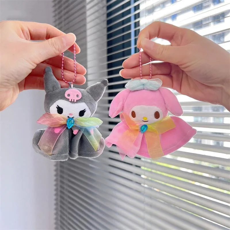 Милая Sanriod аниме хобби Mymelody Kuromi Cinnamoroll мультфильм милый плюшевый красочный солнечный день кукла подвеска сумка орнамент
Милая Sanriod аниме хобби Mymelody Kuromi Cinnamoroll мультфильм милый плюшевый красочный солнечный день кукла подвеска сумка орнамент