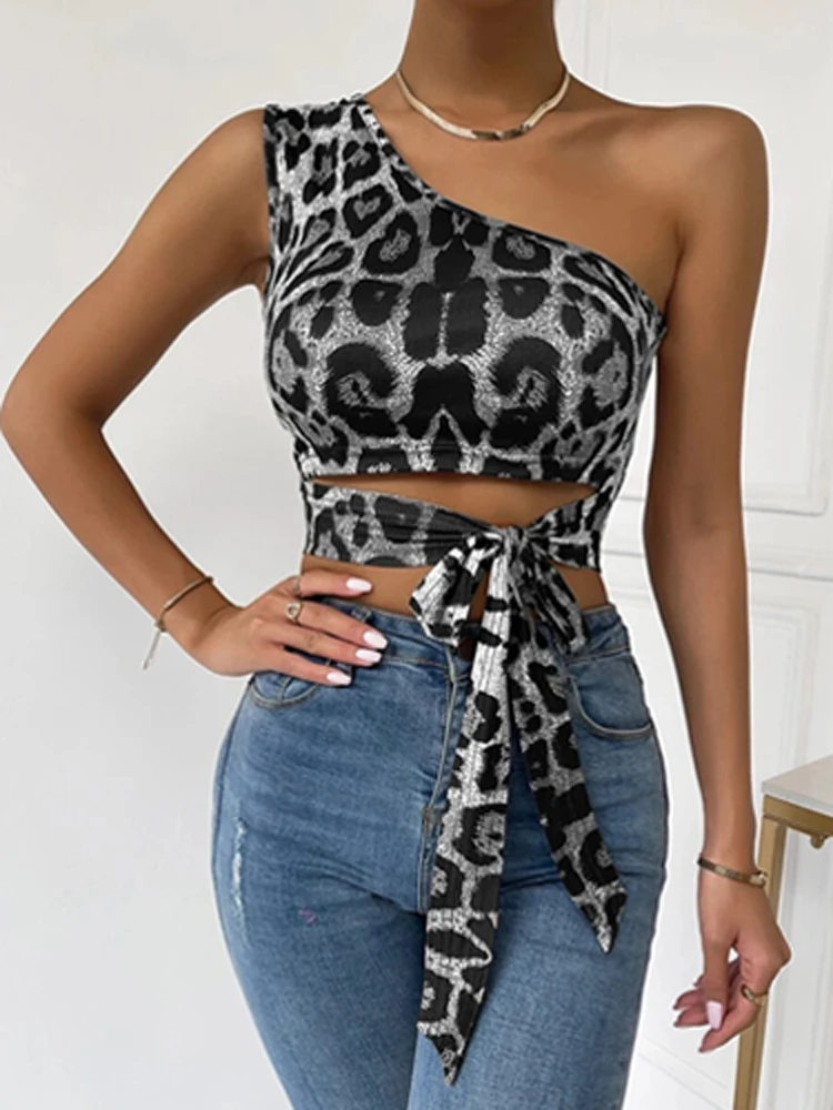 Vintage Leopard Print Party Blouse Sexy One Shoulder Sleeveless Slim Tops Blusa Summer Elegant Skew Collar Hollow Lace-up Shirt
Vintage Leopard Print Party Blouse Sexy One Shoulder Sleeveless Slim Tops Blusa Summer Elegant Skew Collar Hollow Lace-up Shirt