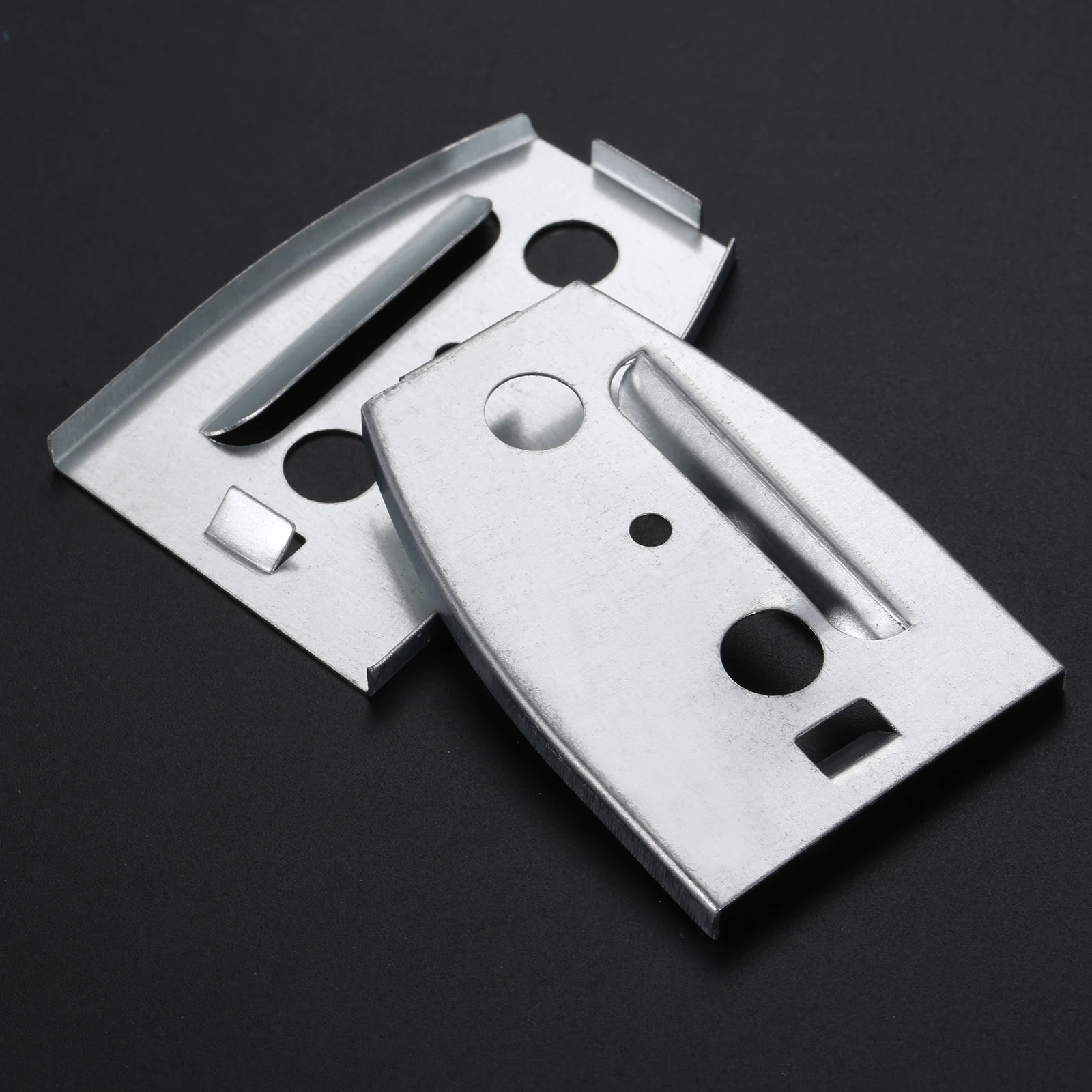 2Pcs Chain Guide Bar Covering Plate Fits for Husqvarna 50 51 55 EU1 55 Rancher EPA Chainsaw Replaces 503152101,503 15 21-01
2Pcs Chain Guide Bar Covering Plate Fits for Husqvarna 50 51 55 EU1 55 Rancher EPA Chainsaw Replaces 503152101,503 15 21-01