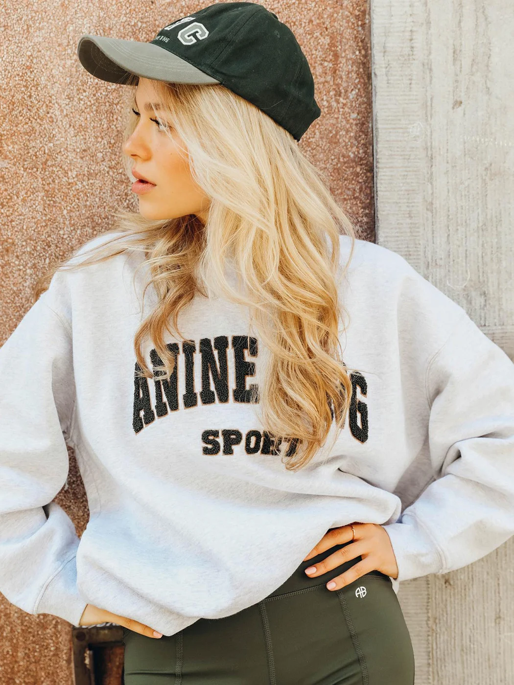 Letter Embroidered Sweatshirts Women 2023 Spring Autumn Clothes Loose Fashion Pullovers Vintage Female Casual Sweatshirt Hoodies
Letter Embroidered Sweatshirts Women 2023 Spring Autumn Clothes Loose Fashion Pullovers Vintage Female Casual Sweatshirt Hoodies