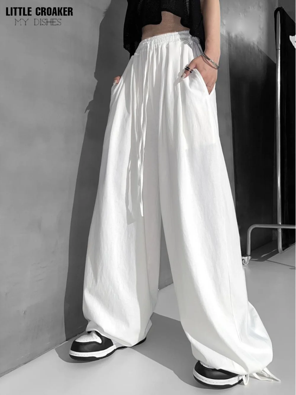Harajuku Jogging Sweatpants Women Korean Style Loose Dark Black White Sports Pants Kpop Black Joggers Wide Leg Trousers 2023 
Harajuku Jogging Sweatpants Women Korean Style Loose Dark Black White Sports Pants Kpop Black Joggers Wide Leg Trousers 2023