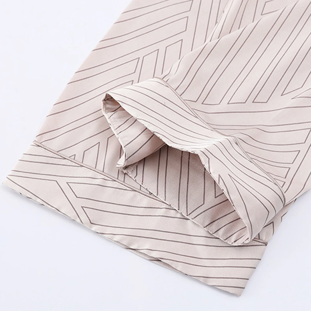 Mens Pants Fashion Print Silk Satin Pajamas Pants Sleep Bottoms Sleepwear Trousers Breathable Lounge Casual Trousers
Mens Pants Fashion Print Silk Satin Pajamas Pants Sleep Bottoms Sleepwear Trousers Breathable Lounge Casual Trousers