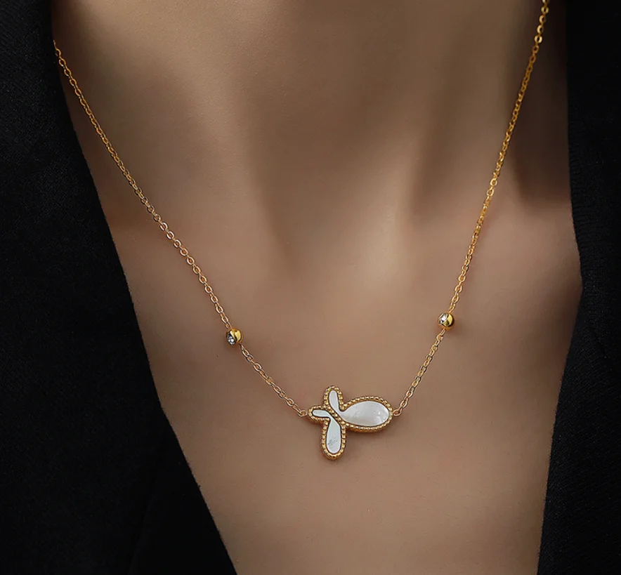 Simple necklaces butterfly Shell Pendant titanium steel non fading Necklace for women Fashion Jewelry
Simple necklaces butterfly Shell Pendant titanium steel non fading Necklace for women Fashion Jewelry