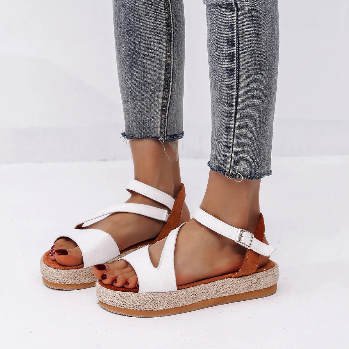 Low Sandals Woman Leather Large Size Velvet Shoes Low-heeled Big Suede Rubber Slides PU Rome Flock Fabric Hoof Heels Large Size
Low Sandals Woman Leather Large Size Velvet Shoes Low-heeled Big Suede Rubber Slides PU Rome Flock Fabric Hoof Heels Large Size