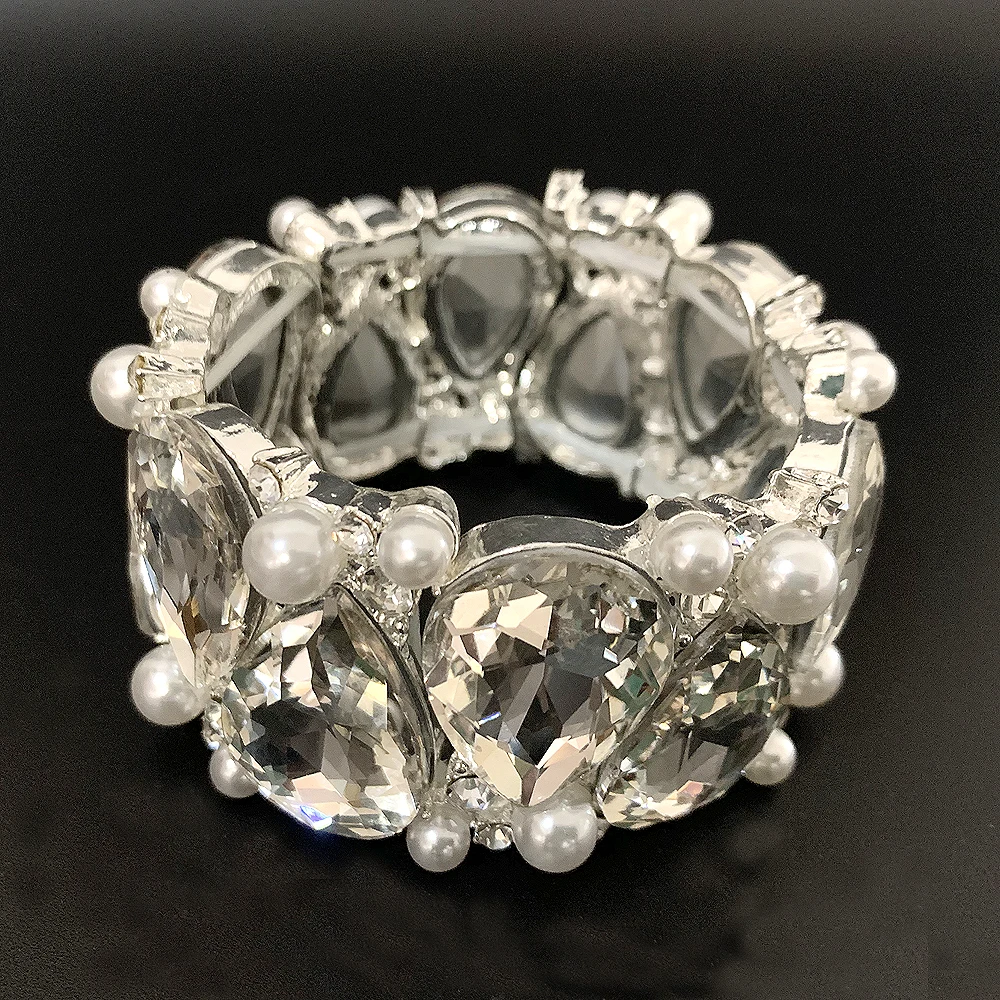Women Pearl and Big Crystal Bangle For Wedding Party Prom Show Teardrop Rhinestone Lady Stretch Bracelet Jewelry Accessories
Women Pearl and Big Crystal Bangle For Wedding Party Prom Show Teardrop Rhinestone Lady Stretch Bracelet Jewelry Accessories