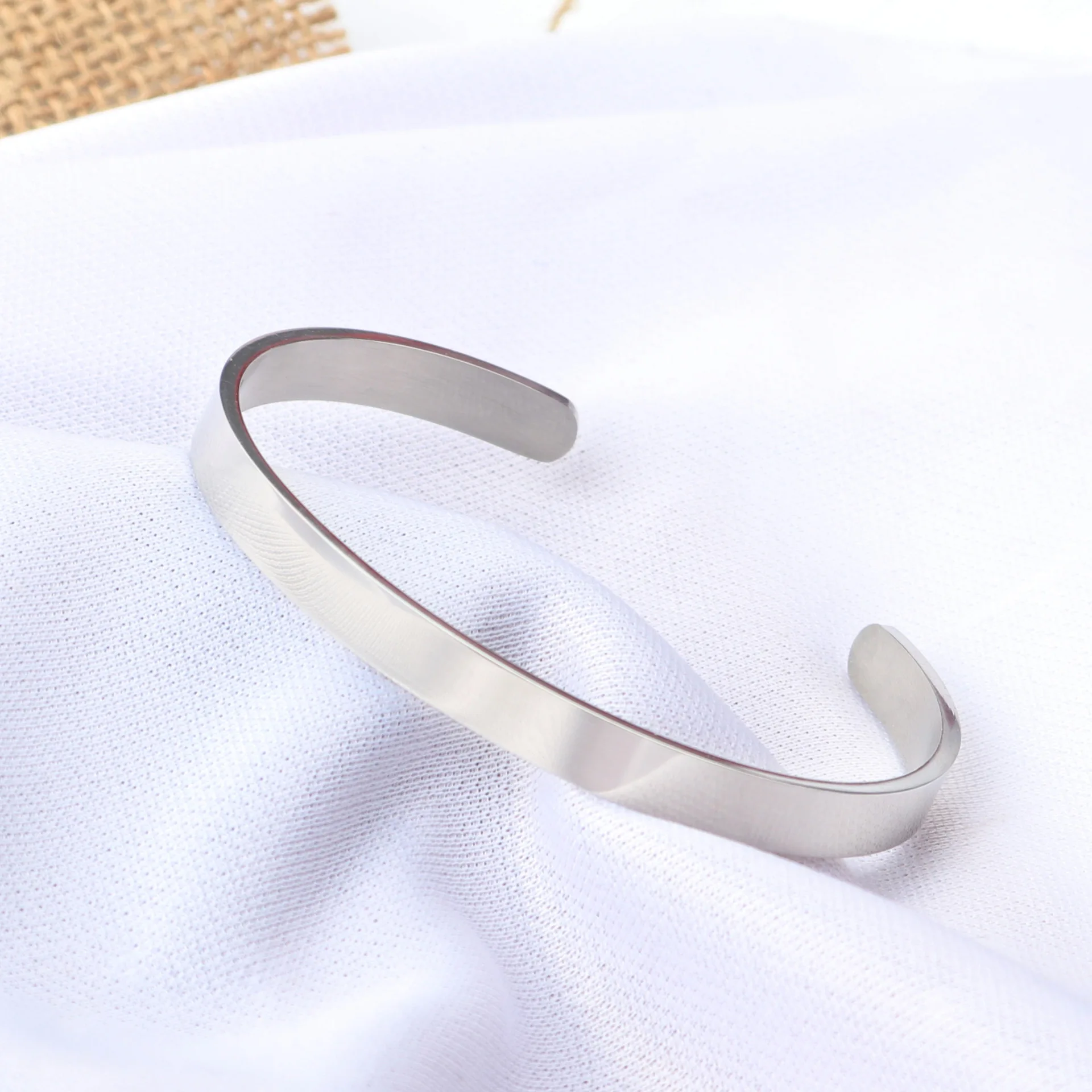 5PCSNew Classic Simple Men Bracelet Open Adjustable Glossy Stainless Steel Bracelet BR1133
5PCSNew Classic Simple Men Bracelet Open Adjustable Glossy Stainless Steel Bracelet BR1133