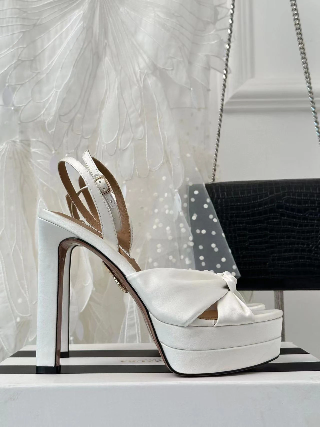 Women High Heels Pumps Luxury Design Genuine Leather Sexy Symbol In Heels Pointed Toe Shallow Super Heels Women Shoes Party
Women High Heels Pumps Luxury Design Genuine Leather Sexy Symbol In Heels Pointed Toe Shallow Super Heels Women Shoes Party