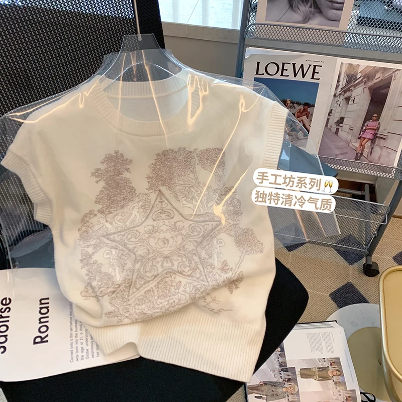 Sweater Mujer 2022 Vintage Elegant Japanese Floral Print Slim Knitted Ice Silk Vest Pull Femme Summer Chic Sleeveless Tops Women
Sweater Mujer 2022 Vintage Elegant Japanese Floral Print Slim Knitted Ice Silk Vest Pull Femme Summer Chic Sleeveless Tops Women