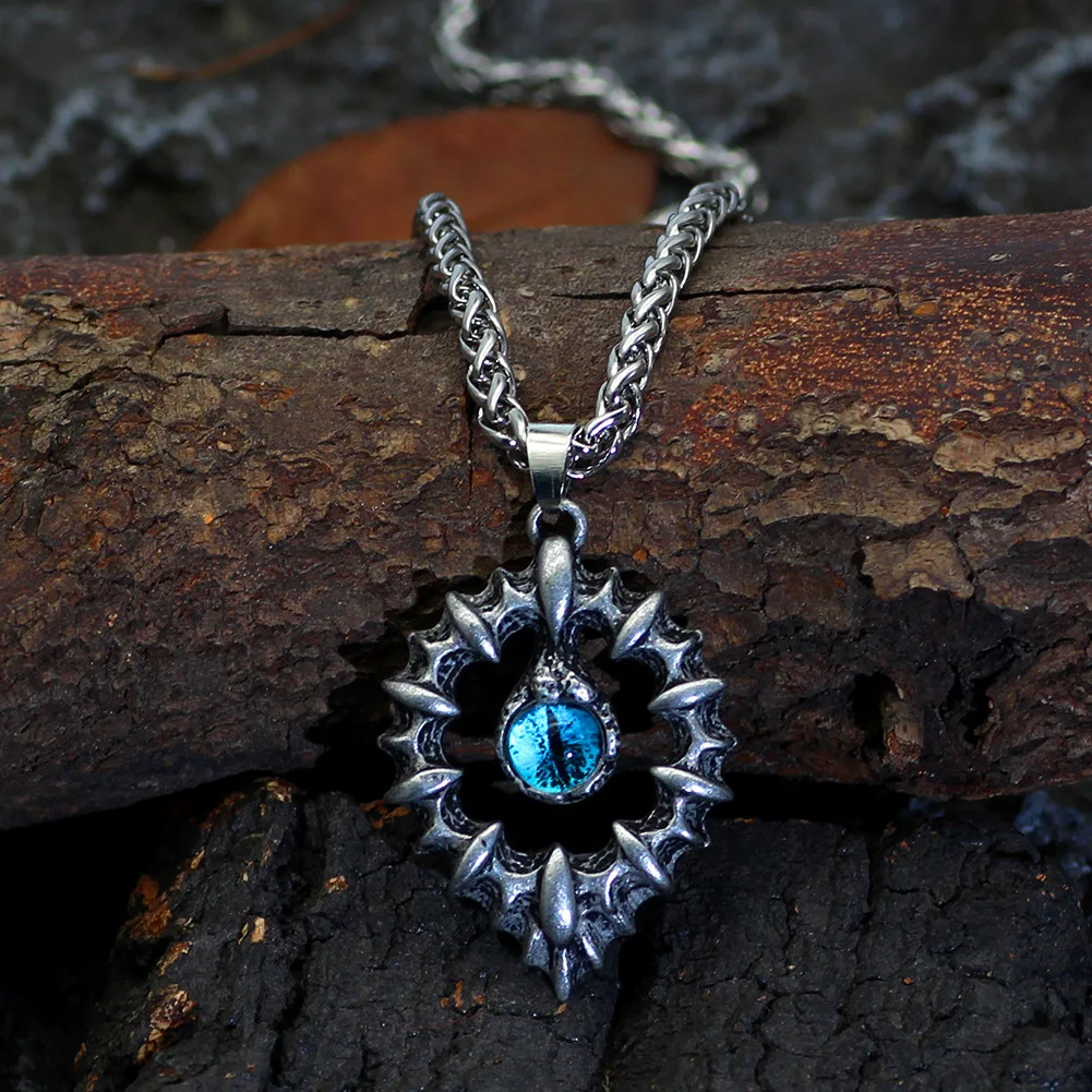 Retro Devil Blue Eyes Pendant Necklace New Men's Fashion Punk Hip Hop Domineering Jewelry Personality Pendant Gift
Retro Devil Blue Eyes Pendant Necklace New Men's Fashion Punk Hip Hop Domineering Jewelry Personality Pendant Gift