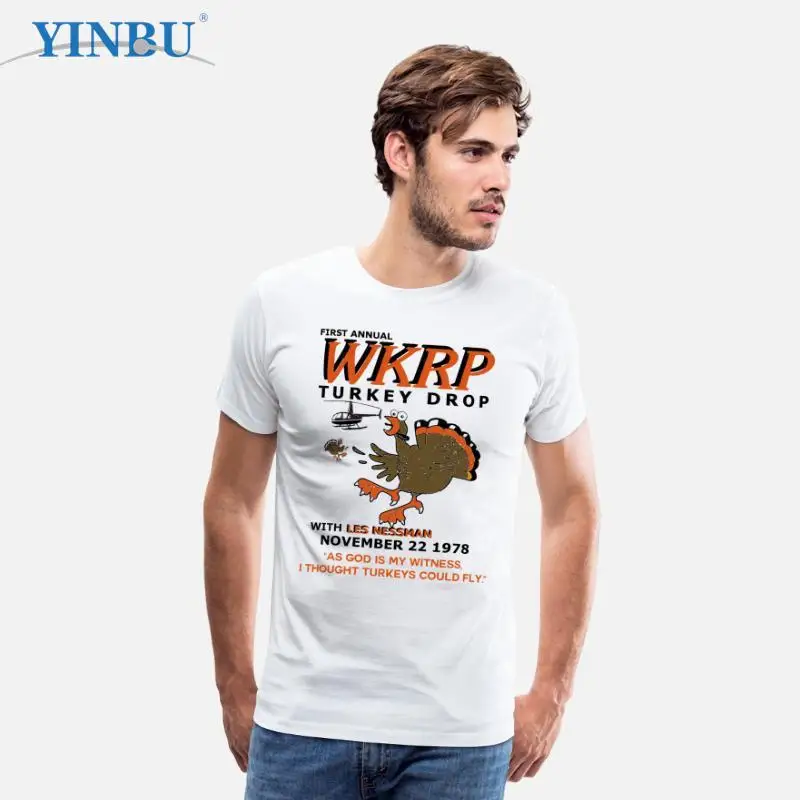 First anuual WKRP Turkey Drop with Les Nessman YINBU Brand High quality Men's short t-shirt 2023 Graphic Tee
First anuual WKRP Turkey Drop with Les Nessman YINBU Brand High quality Men's short t-shirt 2023 Graphic Tee