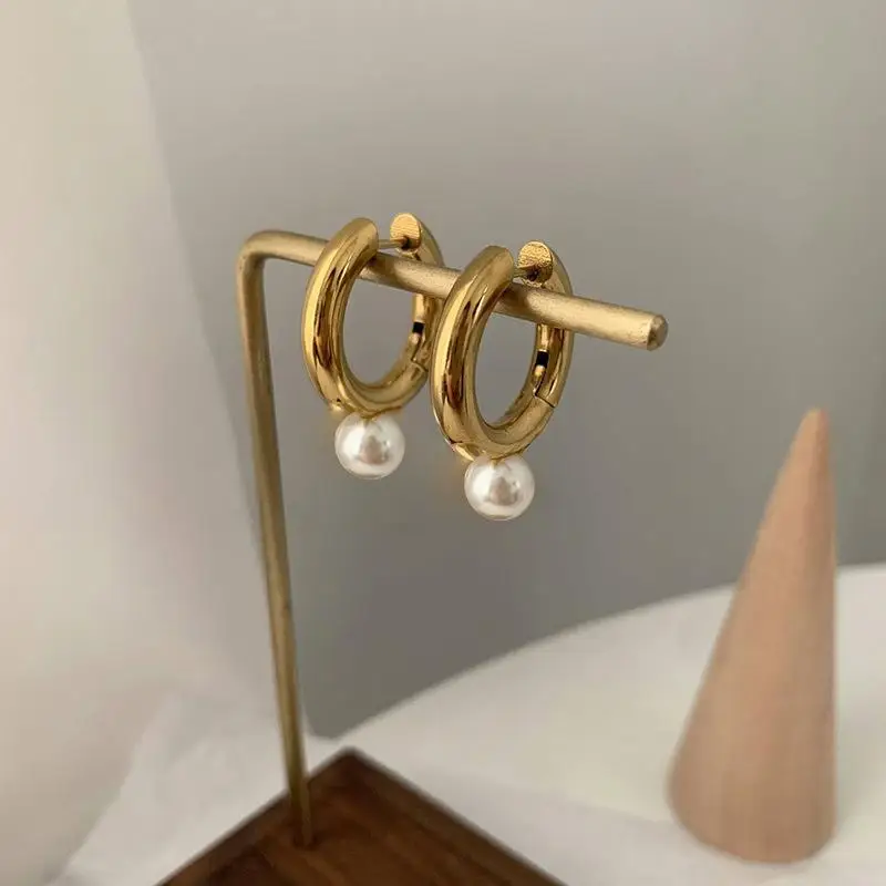 Корейские модные золотые простые круглые жемчужные Подвесные серьги прекрасные серьги-кольца для женщин ювелирные изделия свадебные пода... 
Корейские модные золотые простые круглые жемчужные Подвесные серьги прекрасные серьги-кольца для женщин ювелирные изделия свадебные пода...