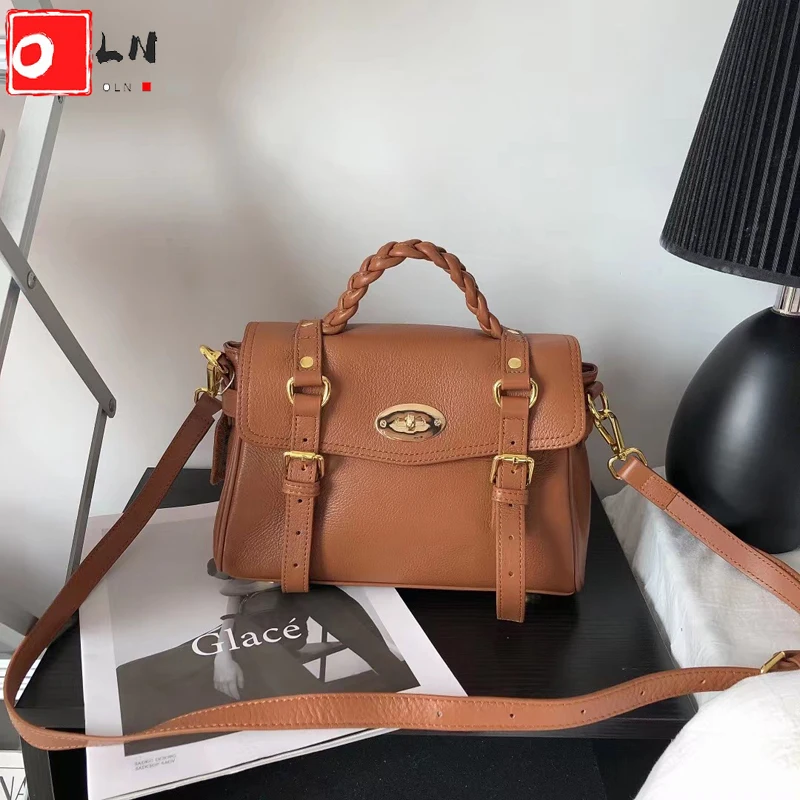 Luxury Brand Women Braid Handle Handbag Fashion Designer Real Leather Lock Crossbody Messenger Bag Large Capacity Shoulder Bags
Luxury Brand Women Braid Handle Handbag Fashion Designer Real Leather Lock Crossbody Messenger Bag Large Capacity Shoulder Bags