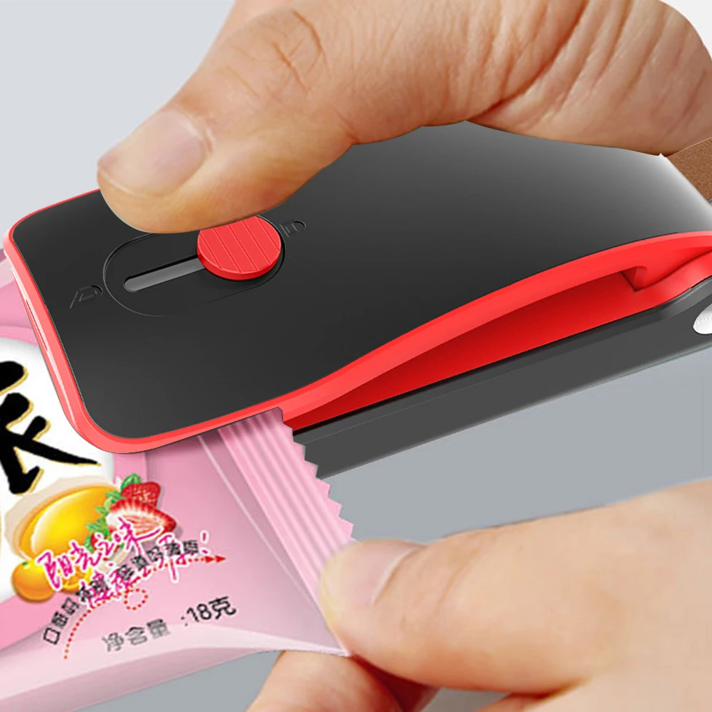 USB charging sealing machine hand pressure portable mini heating plastic packaging machine handheld vacuum food sealing device
USB charging sealing machine hand pressure portable mini heating plastic packaging machine handheld vacuum food sealing device