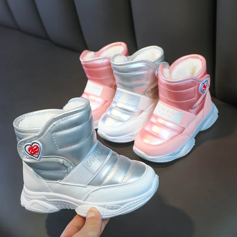 2023 Winter New Children's Snow Boots Boys Padded Thickened Warm Cotton Shoes Girls Fashion Casual Anti-slip Kids Boots Girls 
2023 Winter New Children's Snow Boots Boys Padded Thickened Warm Cotton Shoes Girls Fashion Casual Anti-slip Kids Boots Girls