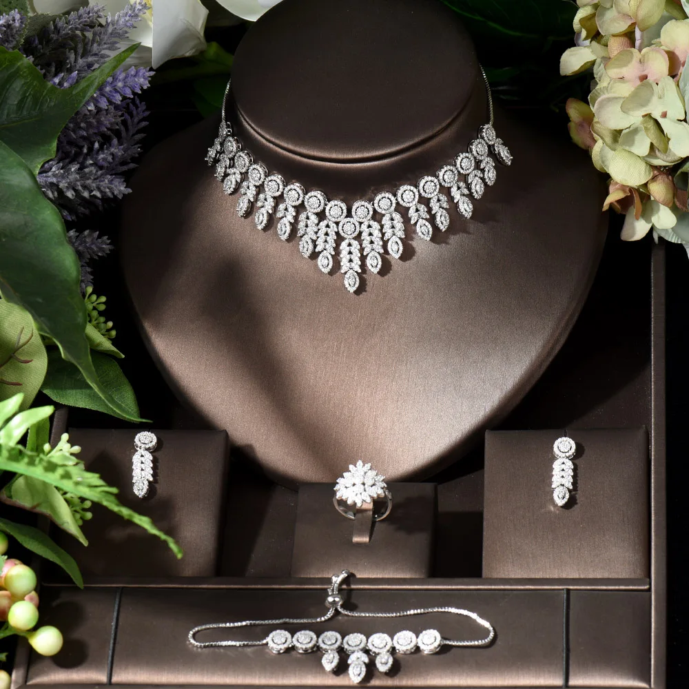 Fashion Top Quality Cubic Zirconia Choker Design Round Shape Pendant Necklace and Earrings Set Trendy Women Jewelry Sets N-1543
Fashion Top Quality Cubic Zirconia Choker Design Round Shape Pendant Necklace and Earrings Set Trendy Women Jewelry Sets N-1543