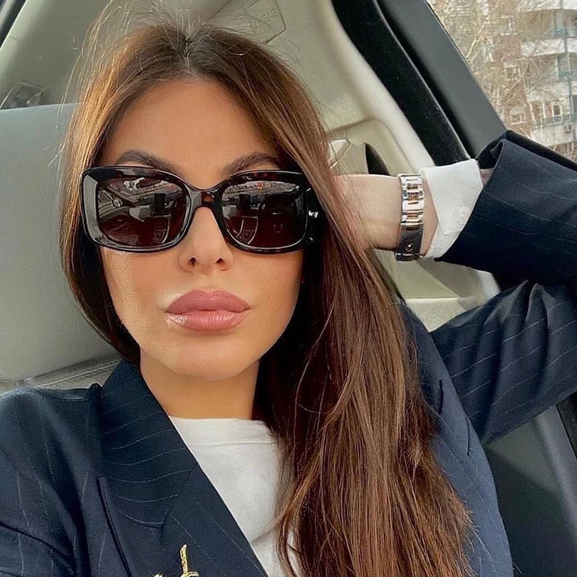 Square acetate black frame women sunglasses fashion style grey lens lady eyewear with wide temples
Square acetate black frame women sunglasses fashion style grey lens lady eyewear with wide temples